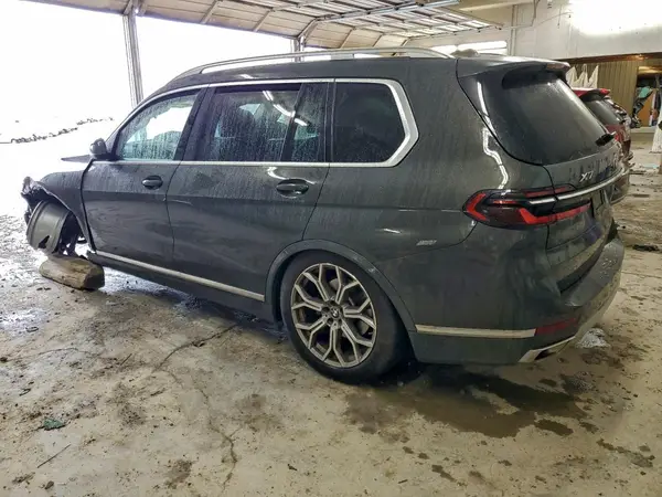 5UX23EM08R9T40723 2024 BMW X7 - Image 2