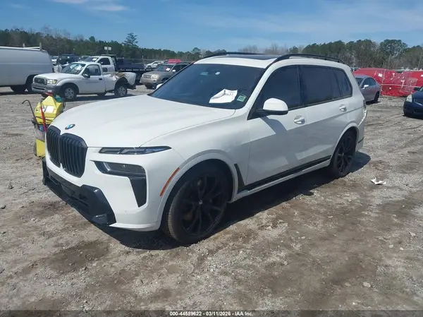 5UX23EM08R9T89565 2024 BMW X7 - Image 2