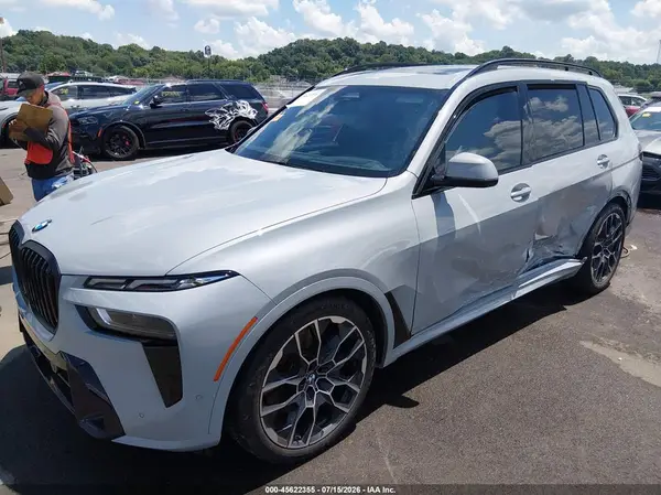 5UX23EM08R9T90103 2024 BMW X7 - Image 2