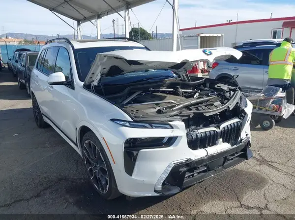 5UX23EM08R9U61655 2024 BMW X7 - Image 1