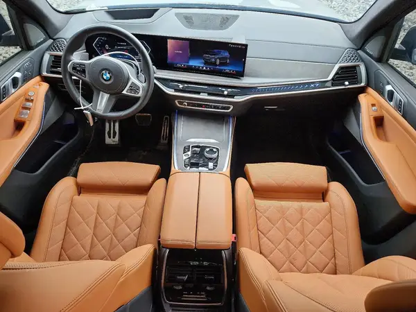 5UX23EM08R9V63098 2024 BMW X7 - Image 8