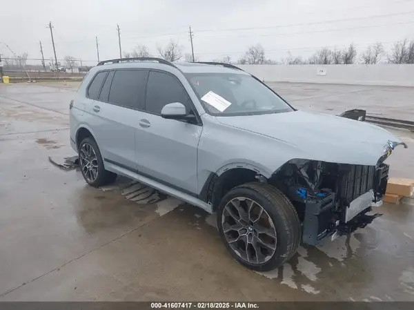 5UX23EM08R9V69757 2024 BMW X7 - Image 1