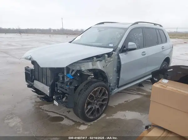 5UX23EM08R9V69757 2024 BMW X7 - Image 2