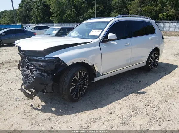 5UX23EM08R9W15684 2024 BMW X7 - Image 2