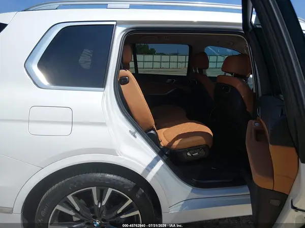 5UX23EM08R9W15684 2024 BMW X7 - Image 8