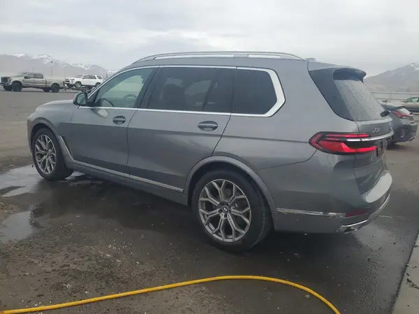 5UX23EM08S9W57701 2025 BMW X7 - Image 2