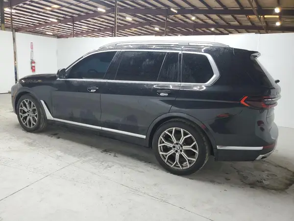 5UX23EM08S9X15676 2025 BMW X7 - Image 2
