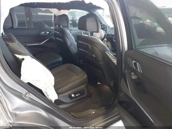 5UX23EM08S9X77529 2025 BMW X7 - Image 8