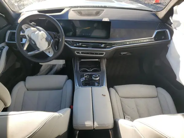 5UX23EM08S9Z51020 2025 BMW X7 - Image 8
