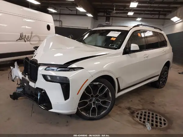 5UX23EM08S9Z65418 2025 BMW X7 - Image 2