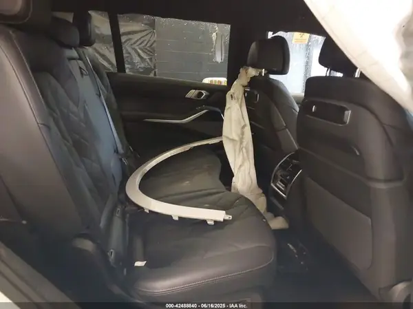 5UX23EM08S9Z65418 2025 BMW X7 - Image 8