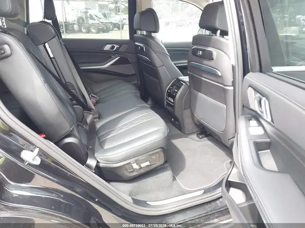 5UX23EM08T9070061 2026 BMW X7 - Image 8
