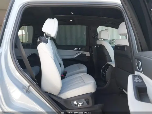 5UX23EM08T9148418 2026 BMW X7 - Image 8