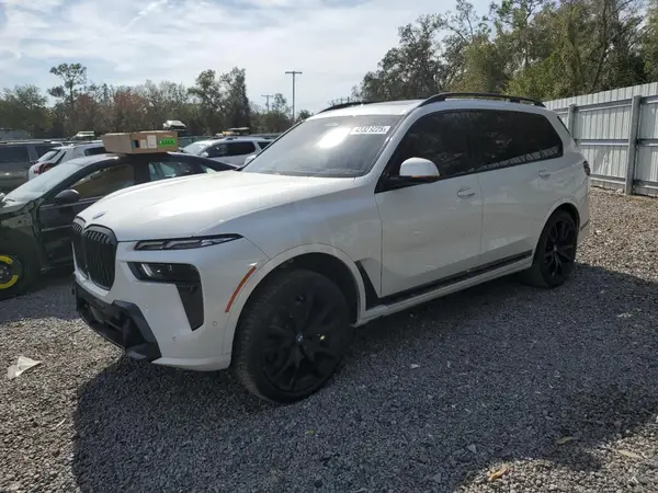 5UX23EM09P9P01065 2023 BMW X7 - Image 1
