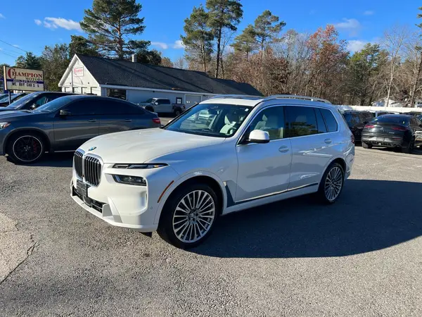 5UX23EM09P9P49780 2023 BMW X7 - Image 2
