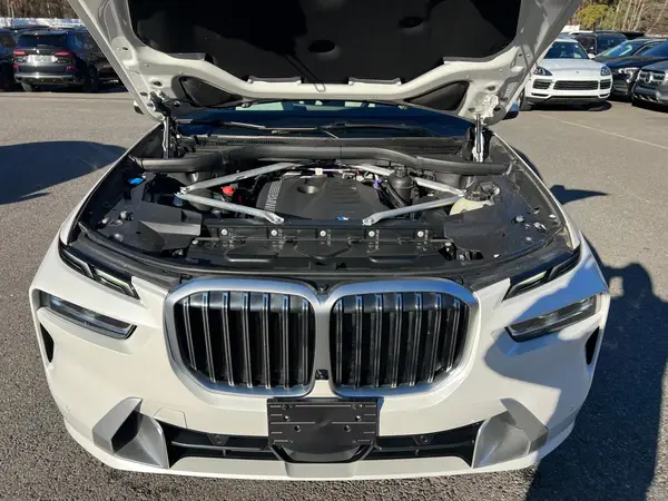 5UX23EM09P9P49780 2023 BMW X7 - Image 8
