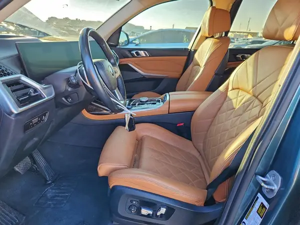 2023 BMW X7 auction photo 7