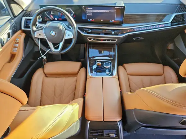 5UX23EM09P9R44777 2023 BMW X7 - Image 8