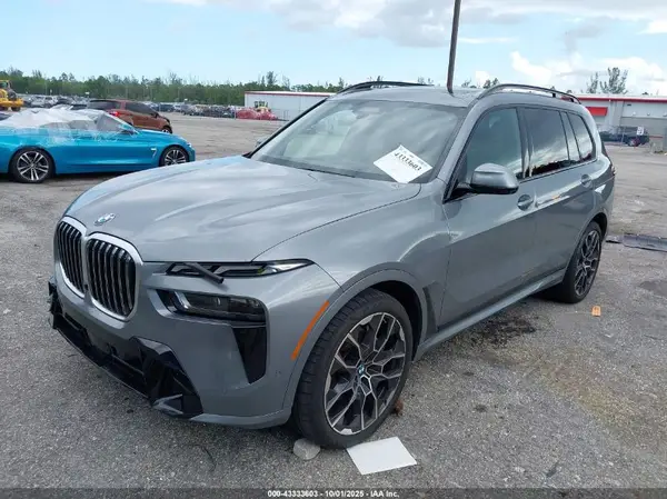 5UX23EM09P9R52930 2023 BMW X7 - Image 2