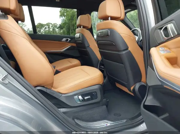 5UX23EM09P9R52930 2023 BMW X7 - Image 8