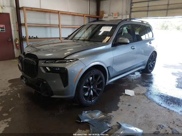 5UX23EM09P9R79013 2023 BMW X7 - Image 2
