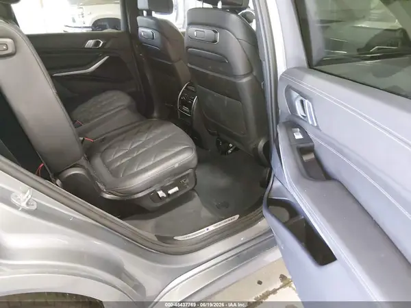 5UX23EM09P9R79013 2023 BMW X7 - Image 8