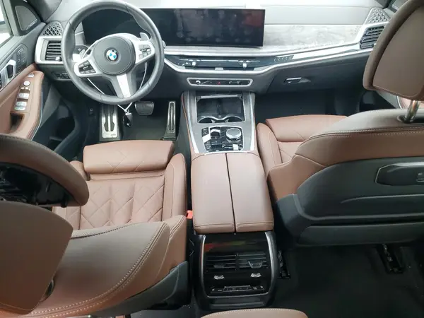 5UX23EM09P9R84972 2023 BMW X7 - Image 8