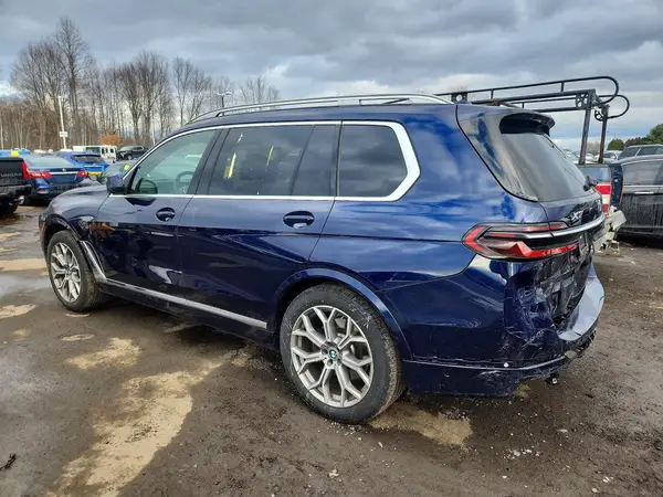 5UX23EM09R9R42935 2024 BMW X7 - Image 2