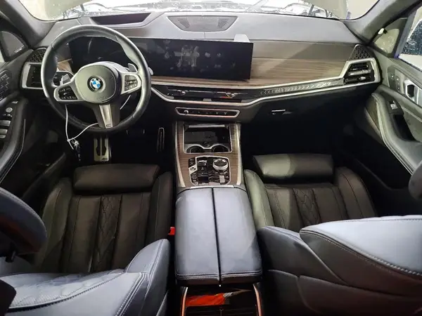 5UX23EM09R9S30716 2024 BMW X7 - Image 8