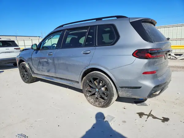 5UX23EM09R9S73047 2024 BMW X7 - Image 2