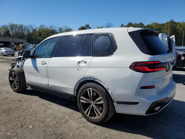 5UX23EM09R9T47647 2024 BMW X7 - Image 2
