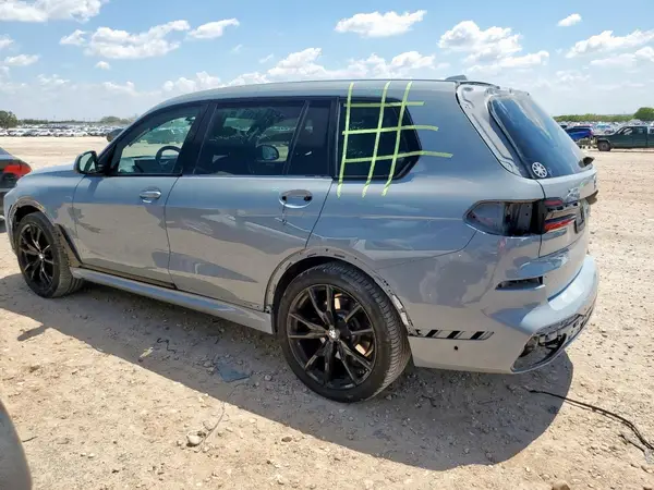 5UX23EM09R9T59331 2024 BMW X7 - Image 2