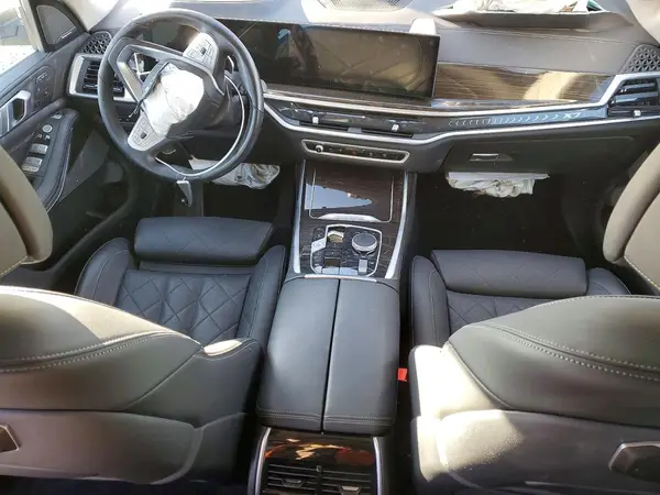 5UX23EM09R9U39549 2024 BMW X7 - Image 8
