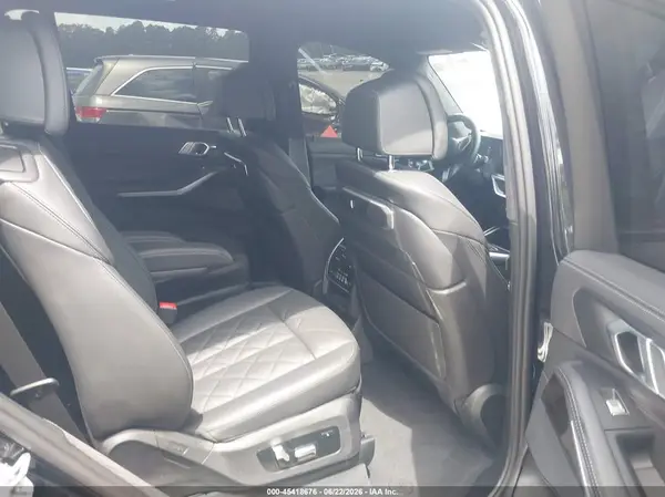 5UX23EM09R9U44119 2024 BMW X7 - Image 8