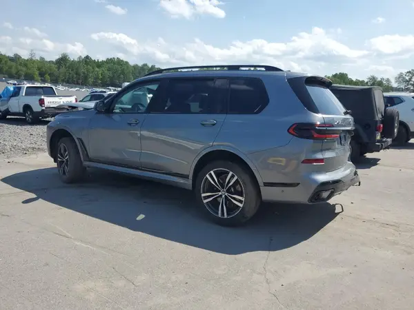 5UX23EM09R9U64645 2024 BMW X7 - Image 2