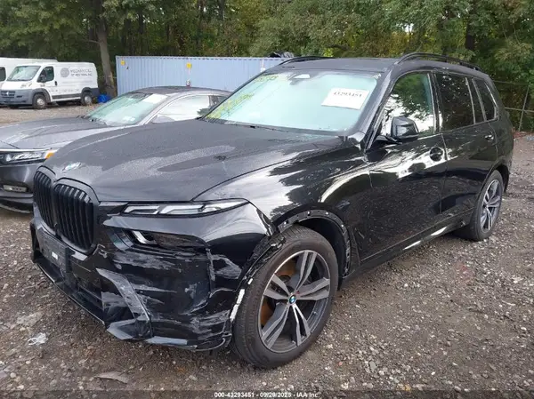 5UX23EM09R9U96706 2024 BMW X7 - Image 2