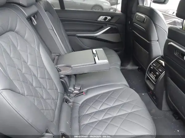 5UX23EM09R9U96706 2024 BMW X7 - Image 8