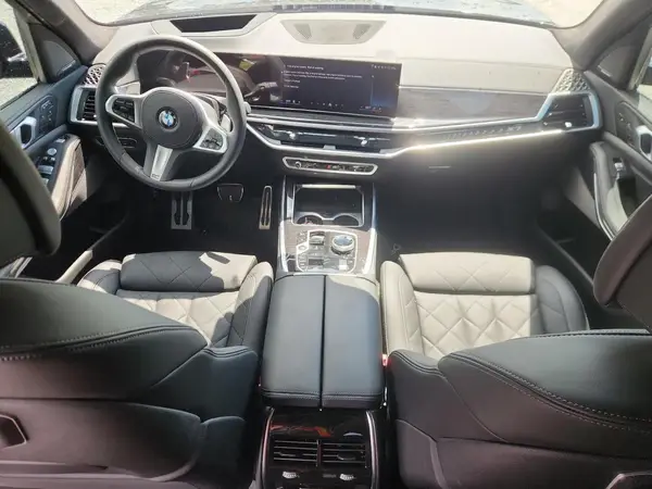 5UX23EM09R9V38680 2024 BMW X7 - Image 8