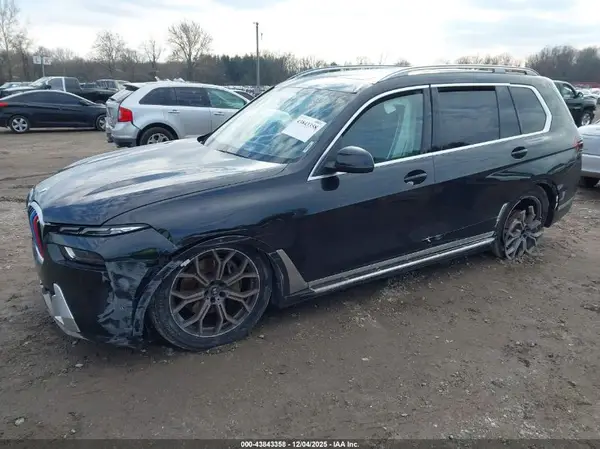 5UX23EM09R9V46097 2024 BMW X7 - Image 2