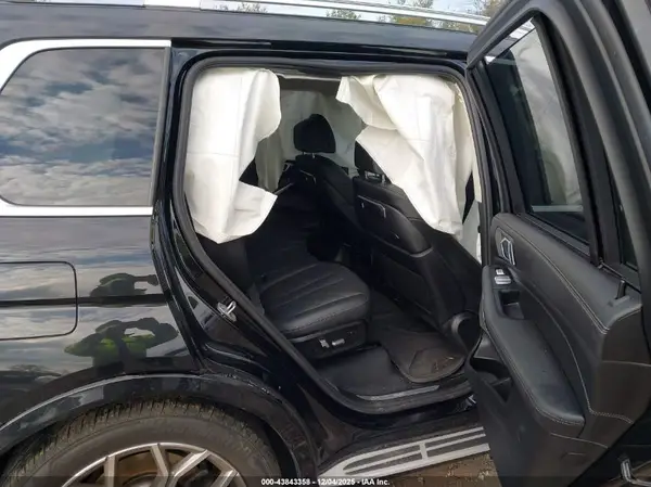 5UX23EM09R9V46097 2024 BMW X7 - Image 8