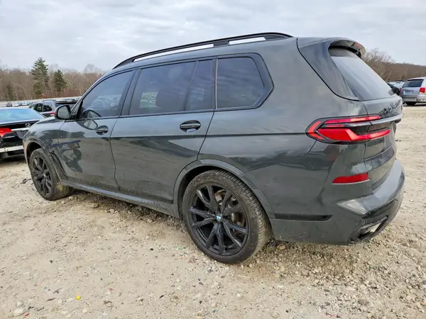 5UX23EM09R9V99558 2024 BMW X7 - Image 2