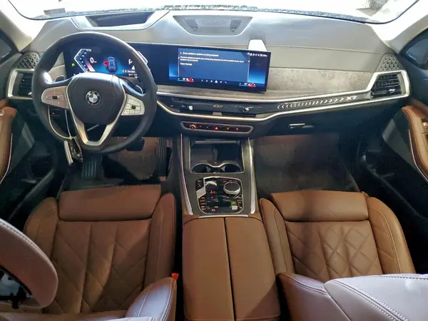 5UX23EM09R9W02457 2024 BMW X7 - Image 8