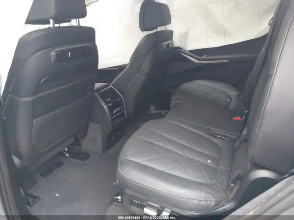 5UX23EM09S9W25355 2025 BMW X7 - Image 8