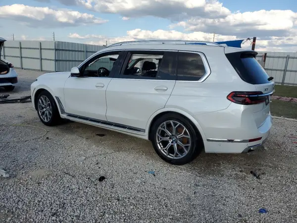 5UX23EM09S9W38073 2025 BMW X7 - Image 2