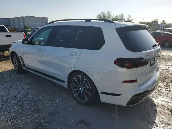5UX23EM09S9W48991 2025 BMW X7 - Image 2