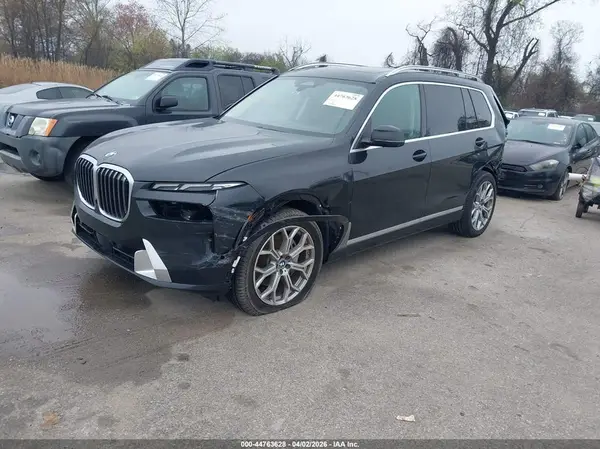 5UX23EM09S9W76936 2025 BMW X7 - Image 2