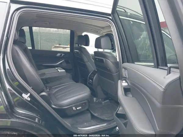 5UX23EM09S9W76936 2025 BMW X7 - Image 8
