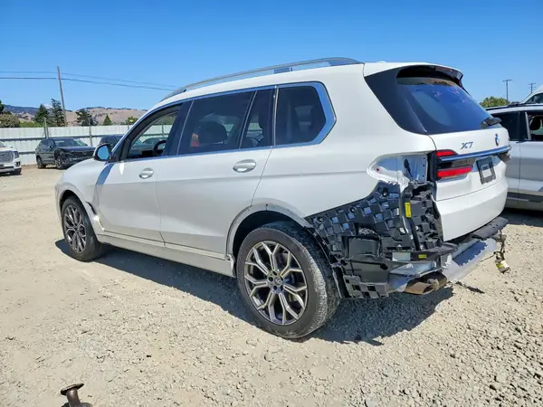 5UX23EM09S9X72971 2025 BMW X7 - Image 2