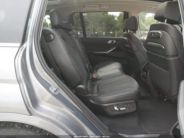 5UX23EM09S9X95702 2025 BMW X7 - Image 8