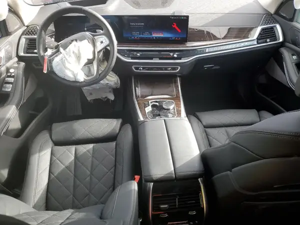 5UX23EM09S9X97322 2025 BMW X7 - Image 8